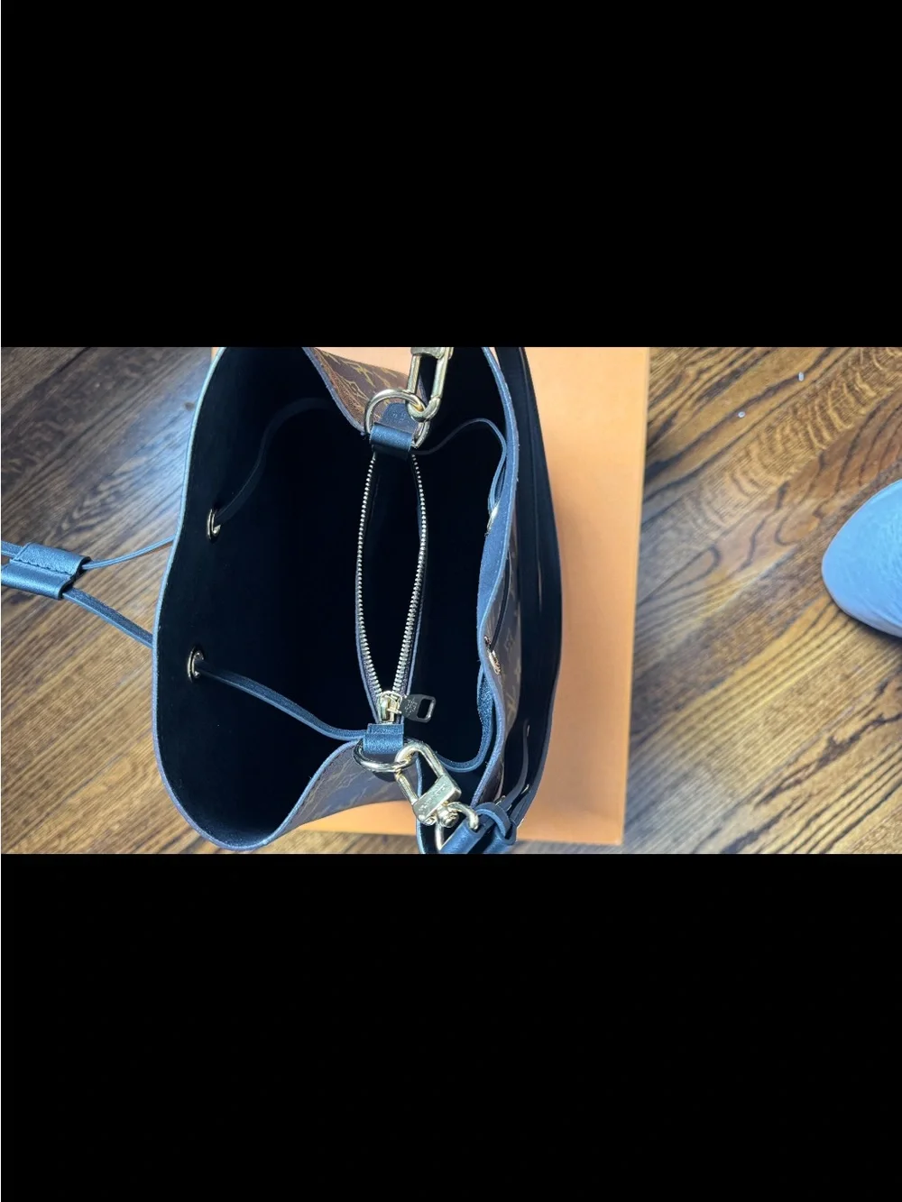 Louis Vuitton Monogram Canvas NéoNoé Bucket Bag in Brown